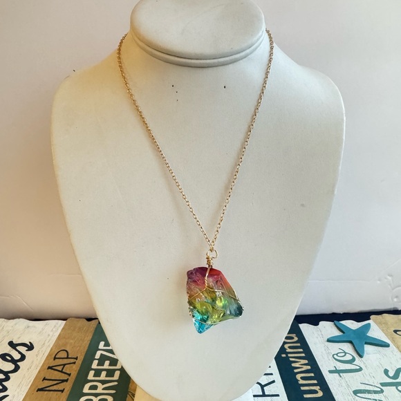Jewelry - Multicolor Pendant Necklace